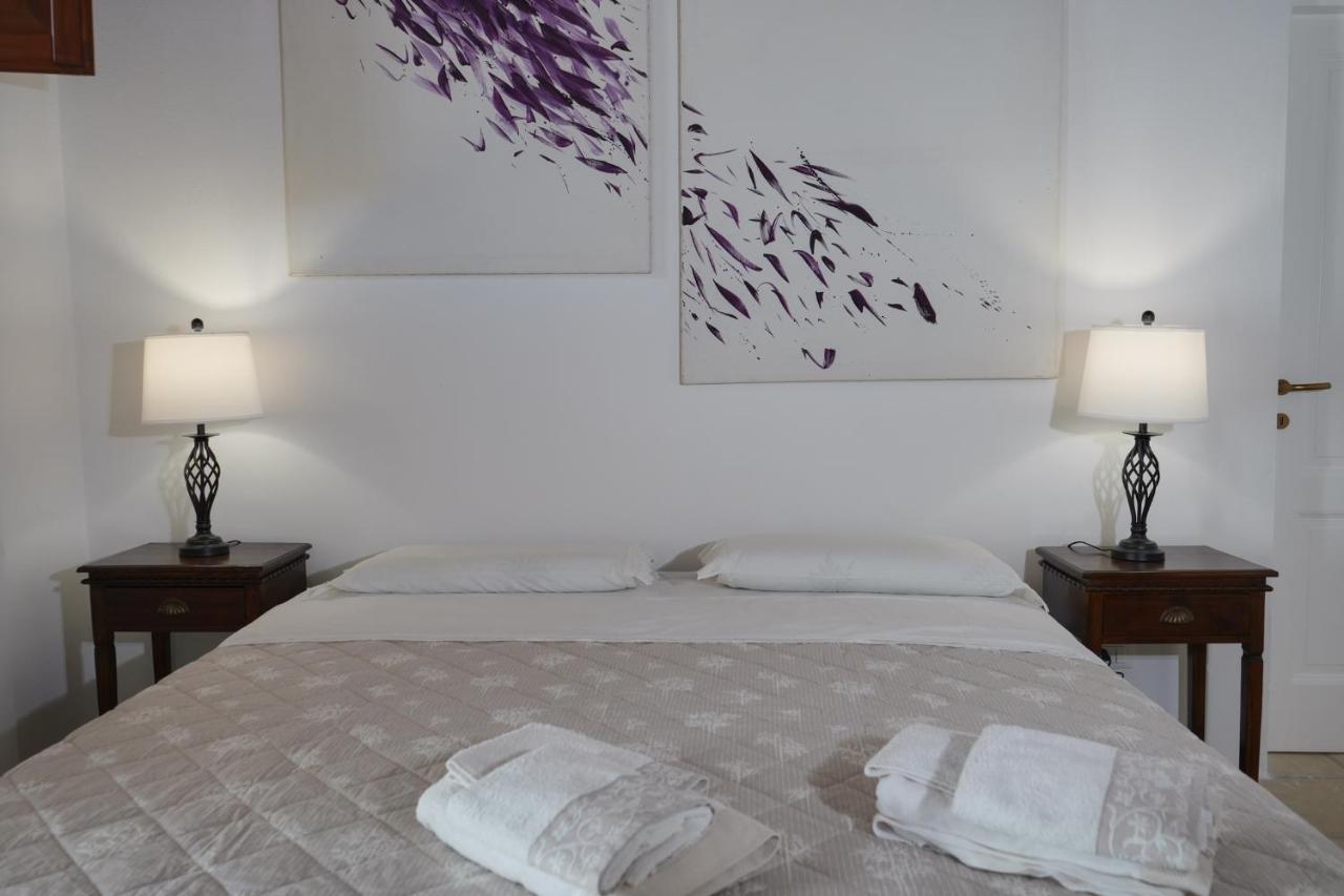 Palazzo Salvatori Hotel Soleto Bagian luar foto