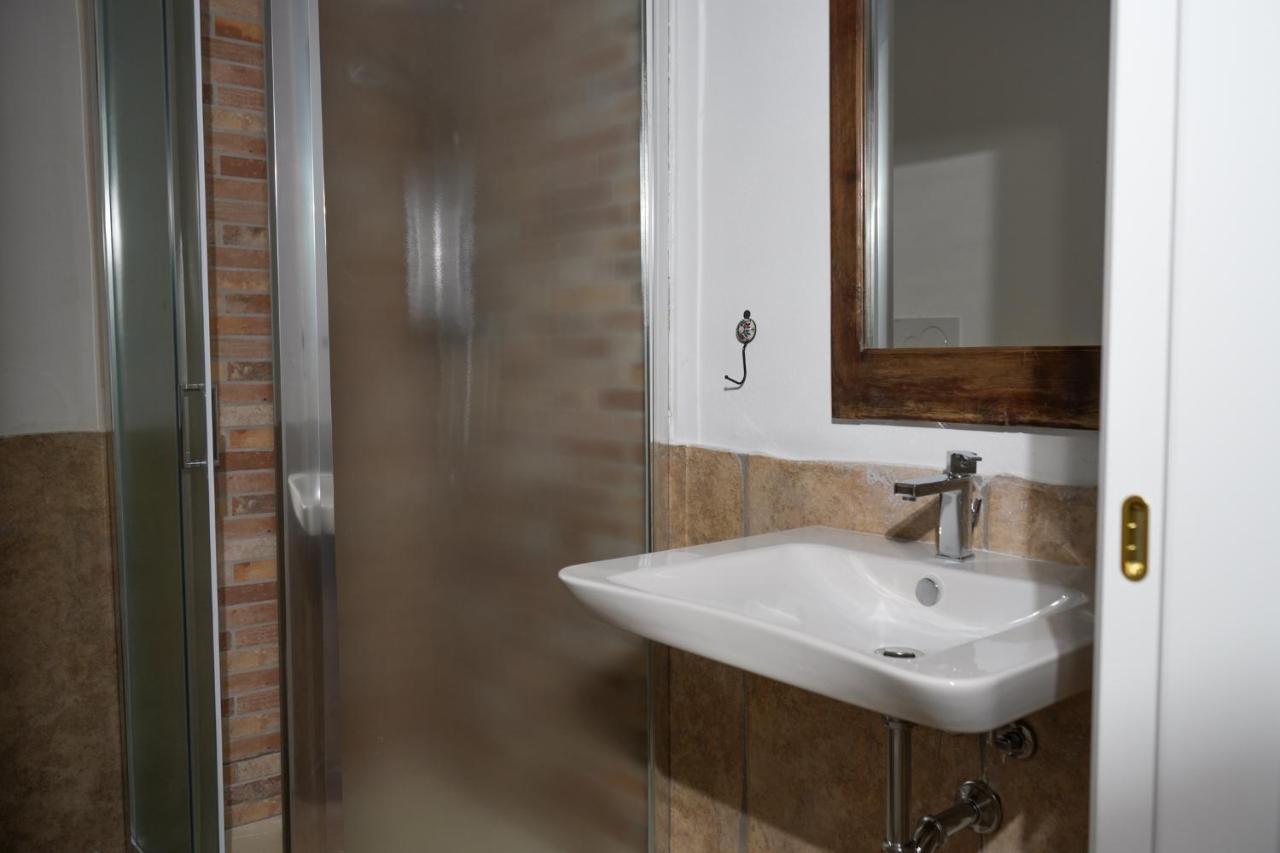 Palazzo Salvatori Hotel Soleto Bagian luar foto